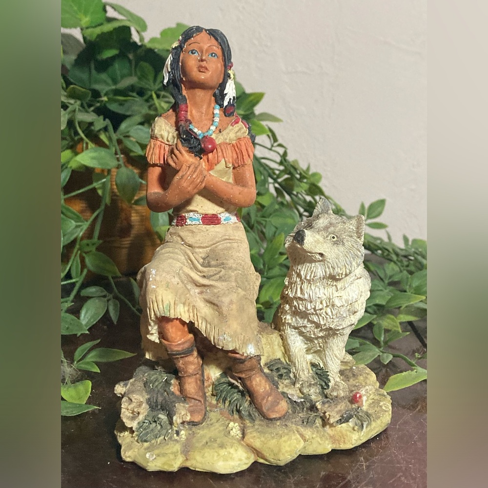 VTG Native American Woman w Wolf Figurine 7” X 5.25”